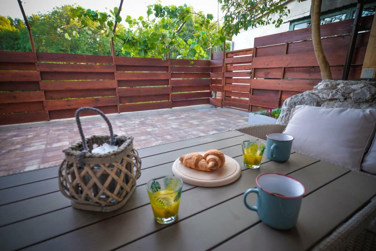 Vintage Garden Apartment Pula Ngoại thất bức ảnh