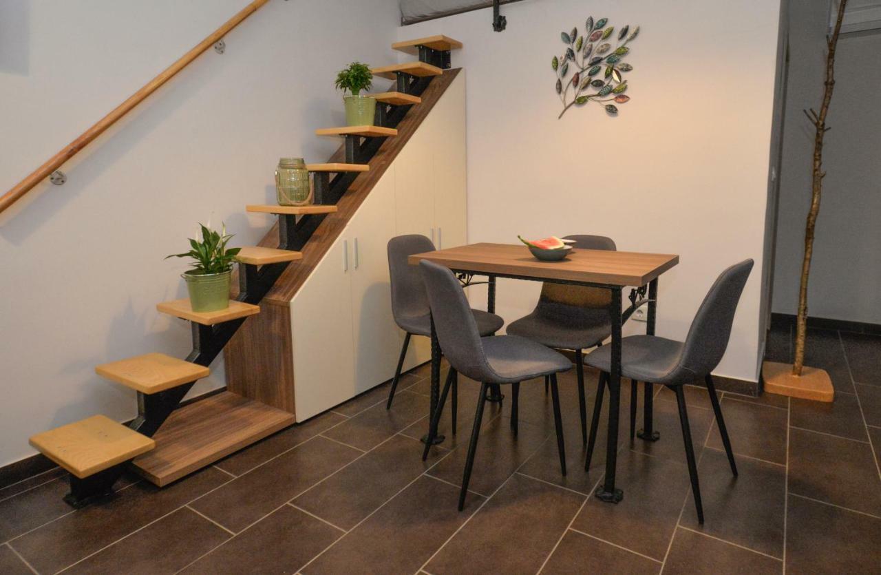 Vintage Garden Apartment Pula Ngoại thất bức ảnh