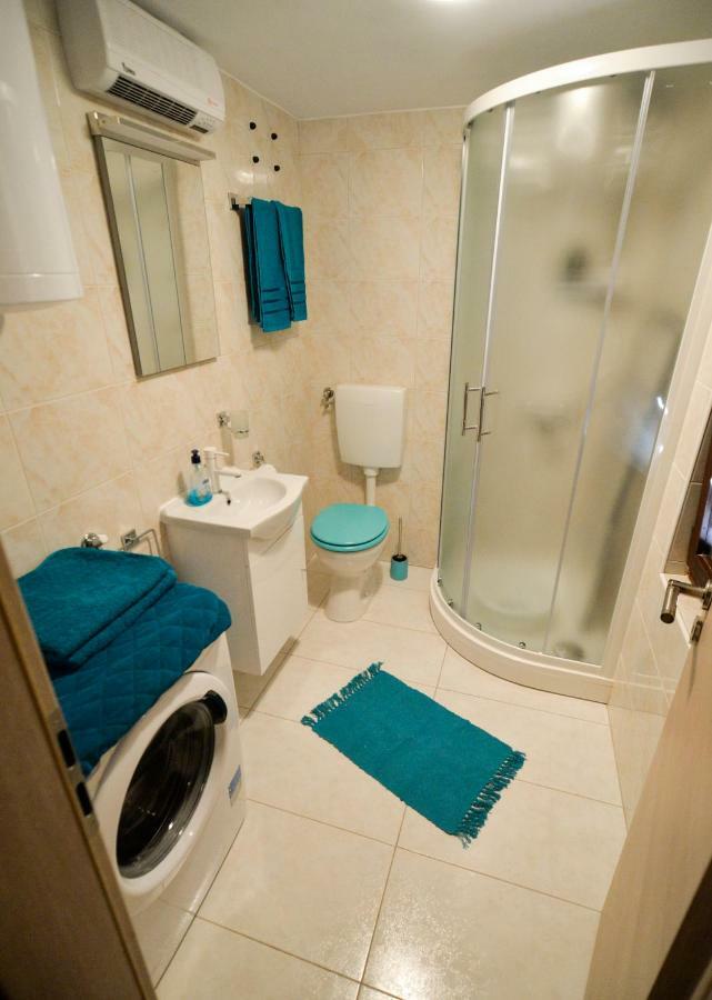Vintage Garden Apartment Pula Ngoại thất bức ảnh